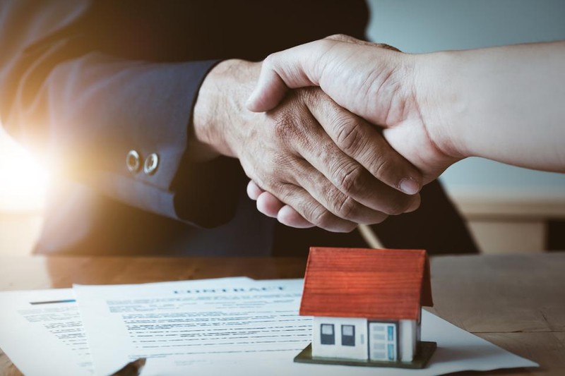 What is a Real Estate Broker and Tips to be a Successful One